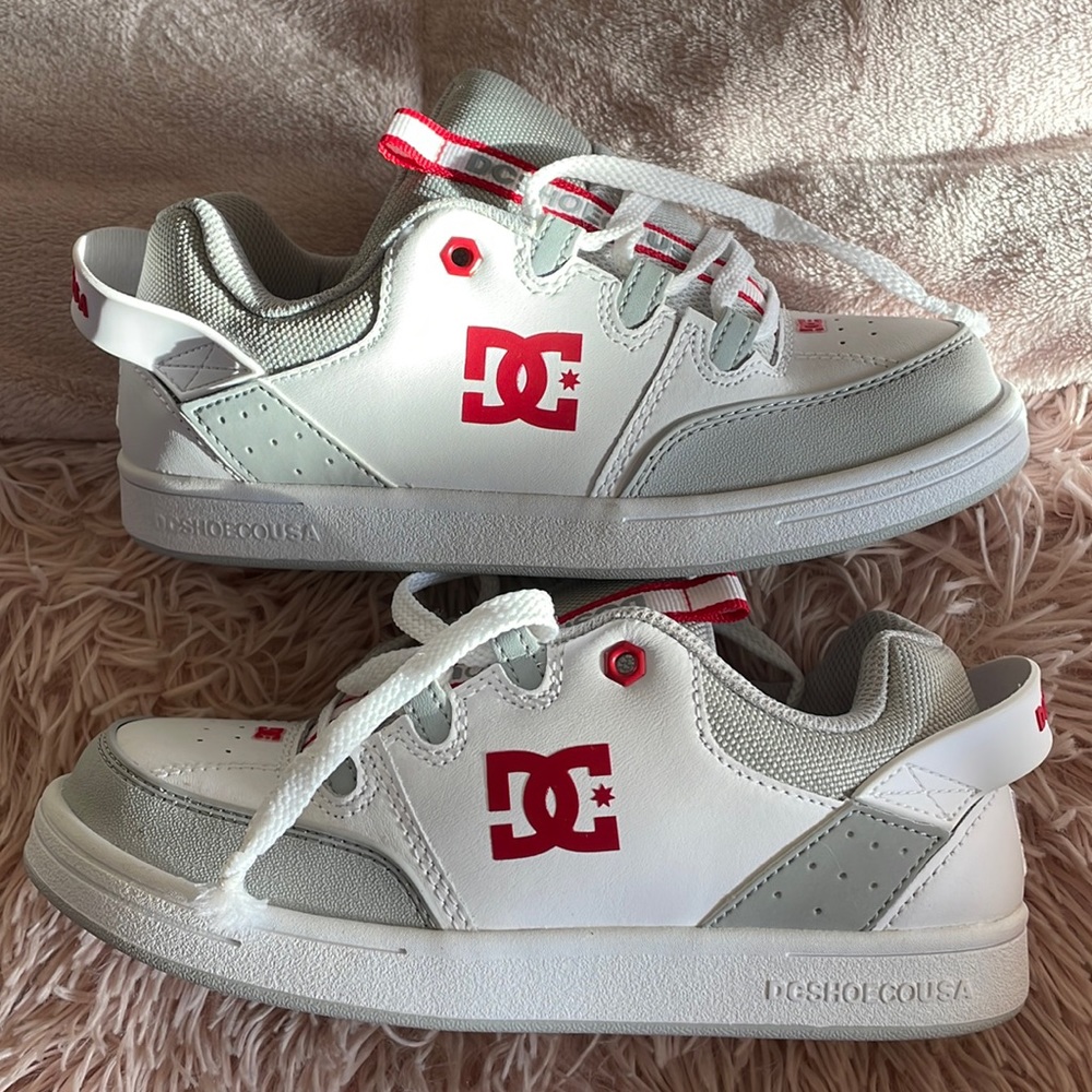 Boys NWOT DC sneakers size 5